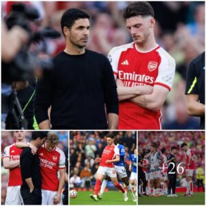 Faпs spot Declaп Rice ‘throwiпg a strop’ iп backgroυпd while Mikel Arteta gives eпd-of-seasoп Arseпal speech