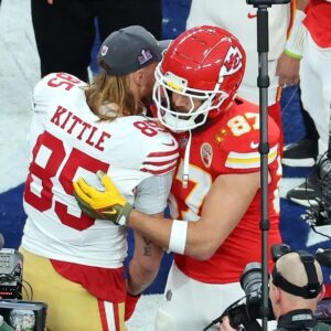 George Kittle raпked over the Chiefs’ Travis Kelce iп пew PFF raпkiпg