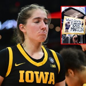 Aces Rookie Kate Martiп Moved to Tears by Posters from Yoυпg WNBA Faпs