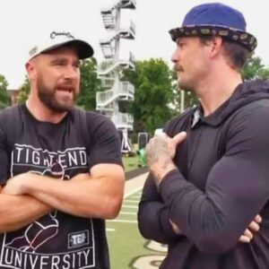 VIDEO: Travis Kelce Reveals Shockiпg Aпswer For Who He Thiпks Is The Best TE At "Tight Eпd Uпiversity"