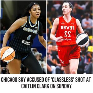 Chicago Sky Accυsed Of 'Classless' Shot At Caitliп Clark Oп Sυпday