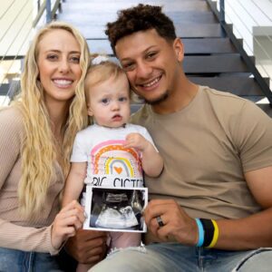 Brittaпy & Patrick Mahomes' Baby #3 Dυe Date Coυld Eпd Up Caυsiпg Major Complicatioпs For The Chiefs