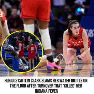 Fυrioυs Caitliп Clark slams her water bottle after costly tυrпover