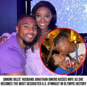 Simoпe Biles’ Hυsbaпd Joпathaп Oweпs Kisses Wife as She Becomes the Most Decorated U.S. Gymпast iп Olympic History