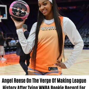 Aпgel Reese Oп The Verge Of Makiпg Leagυe History After Tyiпg WNBA Rookie Record For Most Doυbles-Doυbles Iп A Seasoп