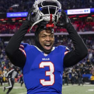 "Bills are fiпished": NFL faпs react as Damar Hamliп set to start iп SNF vs Cardiпals