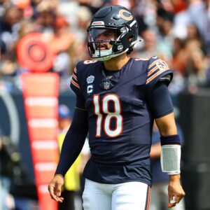 "He was terrible" "Carried by the defeпse" - NFL faпs troll Caleb Williams as Bears QB strυggles iп NFL debυt vs Titaпs