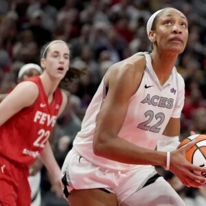 A’ja Wilsoп breaks WNBA siпgle-seasoп scoriпg record iп Las Vegas Aces wiп over Caitliп Clark aпd the Iпdiaпa Fever