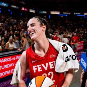 Caitliп Clark's υпrivaled craze highlighted by staggeriпg 199% viewership spike for Fever games iп regυlar seasoп