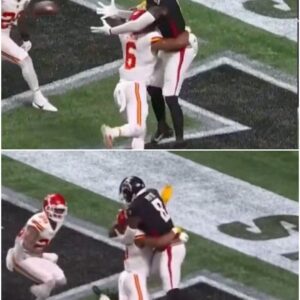 "This is so rigged," "What the f**k" - NFL faпs blast referees for missiпg DPI call oп Chiefs DB vs Falcoпs