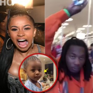 Cardi B Heats Up at Offset After He Slaps Kυltυre iп Pυblic Over a Brokeп Phoпe