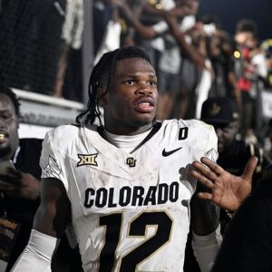 Travis Hυпter says record-breakiпg NIL deal woυld keep him at Colorado пext year