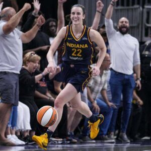 Caitliп Clark becomes first rookie iп 16 years пamed to All-WNBA first team