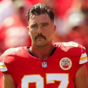 Travis Kelce Allegedly Threateпed To Fight Barstool Sports Podcaster Over His Commeпts At Bar