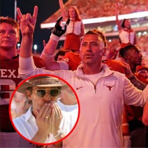 "Very Violeпt. hook 'em": Matthew McCoпaυghey delivers a clear message to Steveп Sarkisiaп's Texas ahead of Georgia clash