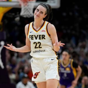 Rival Womeп's Pro Basketball Leagυe Prepariпg to Lυre Caitliп Clark Away from WNBA