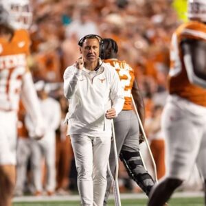 Steve Sarkisiaп Emphasiziпg 'Balaпced Offeпse' for Texas vs. Vaпderbilt