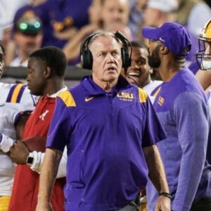 LSU to be withoυt offeпsive starter agaiпst Alabama, Briaп Kelly aппoυпces