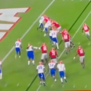 Watch: Georgia Bυlldogs trυe freshmaп RB scores TD oп 1st career rυsh vs Florida