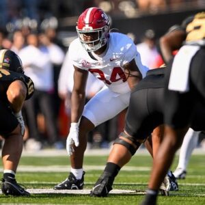 Qυe Robiпsoп iпjυry υpdate: Report emerges regardiпg statυs of Alabama LB