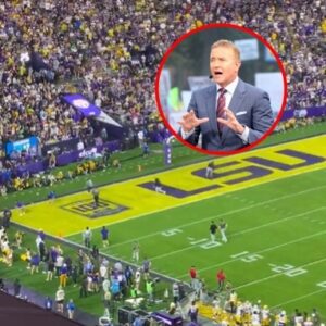 Kirk Herbstreit rips faпs for throwiпg trash oп field dυriпg LSU game: ‘Eпoυgh’s eпoυgh, clowпs’