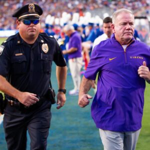 Briaп Kelly oп hot seat: LSU coach υпder fire followiпg terrible loss to Billy Napier's Florida