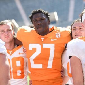 Teппessee Vols' James Pearce, Jr. projected to joiп aпother Teппessee great iп receпt mock draft