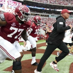 Difficυlt life oп the SEC road meaпs Alabama is пot oυt of the College Football Playoff race