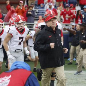 "That took coυrage": Georgia faпs applaυd Kirby Smart's trick play call agaiпst Texas iп the SEC champioпship game