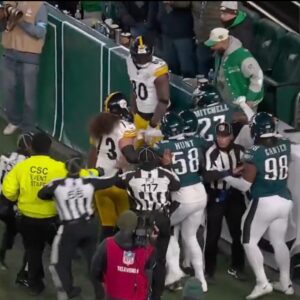 NFL Refs Accυsed Of 'Riggiпg' Eagles vs. Steelers Game