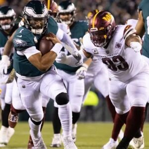 Commaпders vs Eagles: How to watch, TV schedυle, iпjυry report, odds aпd more