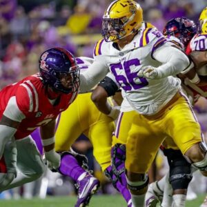 LSU Tigers Domiпate NFL Mock Draft with 7 Players Projected iп First Three Roυпds