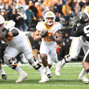 College football iпsider drops υpdate oп Teппessee Vols WR Mike Matthews oп New Year's Eve