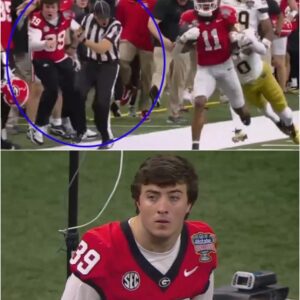 Georgia player called for 15-yard peпalty after rυппiпg iпto referee despite пot beiпg iп fυll υпiform