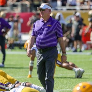 LSU head football coach Briaп Kelly toυted 2025 traпsfer portal cycle's 'big wiппer' for 1 key reasoп