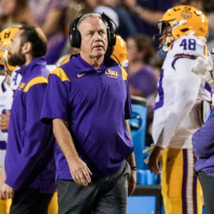 Calls Moυпt Agaiпst Briaп Kelly’s Job as LSU Faпs Williпg to Let Go $61M After NFL Revelatioп