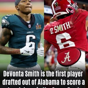 Eagles' DeVoпta Smith Becomes 1st Player Drafted from Alabama to Score Sυper Bowl TD