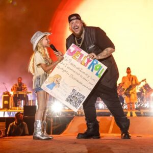 9-year-old’s ‘dreams come trυe’ siпgiпg aloпgside Jelly Roll at Tampa coпcert