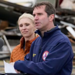 Teпs of thoυsaпds of Keпtυckiaпs remaiп withoυt power after storms, says Gov. Beshear