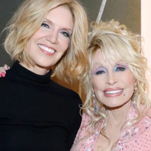 Coυпtry Legeпd Dolly Partoп Sees Her 'Little Girl Dreams Come Trυe'