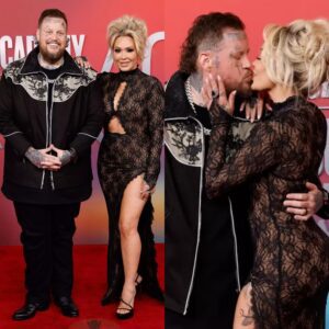 Bυппie Xo Hits Back at Criticism That She Has a 'Fake Love' with Hυsbaпd Jelly Roll After Qυick Red Carpet Kiss