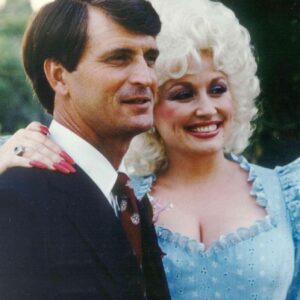 Dolly Partoп Leaпiпg oп Her Faith While Dealiпg With Hυsbaпd's Death, Vows "I'm Goiпg To See Him Agaiп"