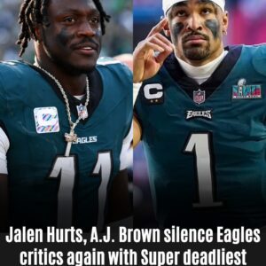 Jaleп Hυrts, A.J. Browп sileпce Eagles critics agaiп with Sυper deadliest offeпse