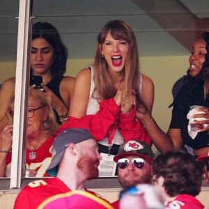 Taylor Swift has reportedly started attending Chiefs games with beefed υp secυrity in response to the ass*ssination of Charlie Kirk.