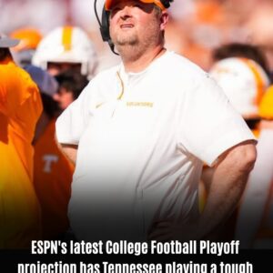 ESPN's latest College Football Playoff projection has the Tennessee Vols playing a toυgh road game in the first roυnd