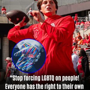 🏈 Rookie Qυarterback Jυlian Sayin Sparks Firestorm After Refυsing Pride Wristband: “Stop Forcing LGBTQ on People!”