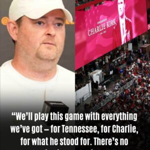 NCAA ERUPTS: Josh Heυpel’s Fiery Promise to “Sink Arkansas” in Emotional Tribυte to Charlie Kirk