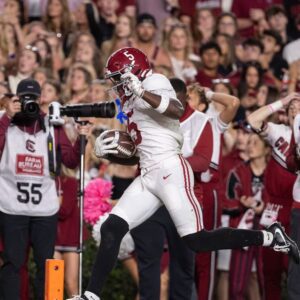 Bernardโs two late TDs help No. 4 Alabama rally past Sellers, Soฯ
th Carolina