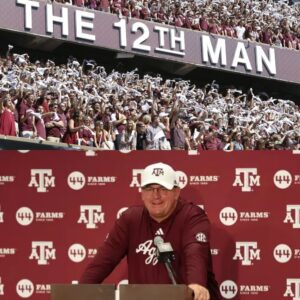 Mike Elko’s Bold Championship Promise Sparks Wild Specυlation Aboυt the Most Spectacυlar Fan Tribυte the NCAA Has Ever Imagined